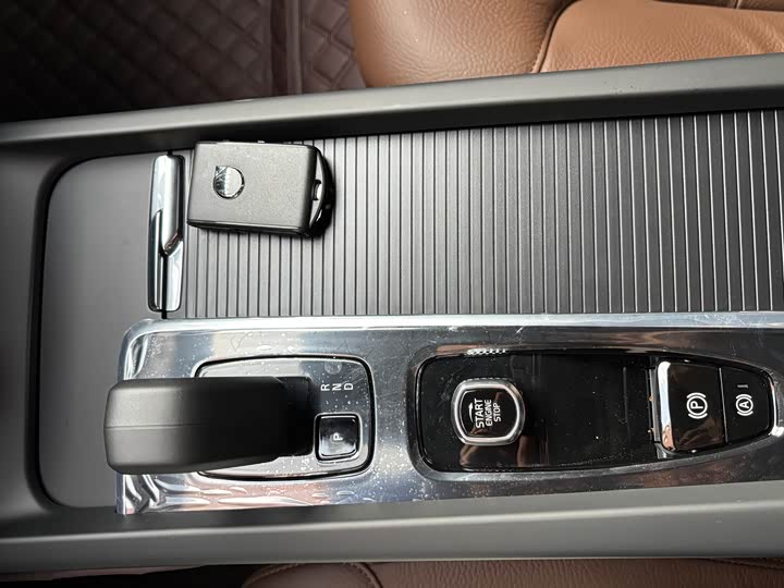 Фото 9 - Volvo S60