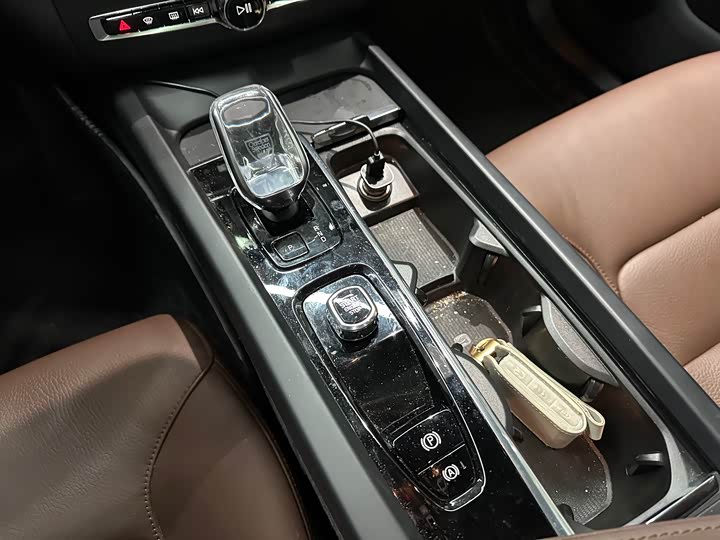 Фото 3 - Volvo XC60