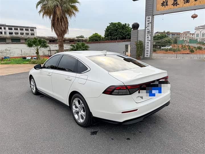 Фото 4 - Honda Accord