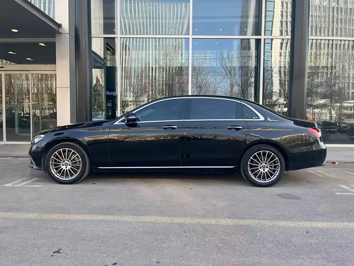 Photo 2 - Mercedes-Benz E-Class