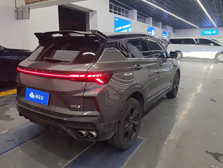 Фото 3 - Geely Coolray