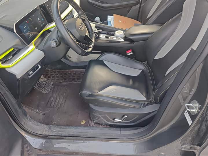 Фото 9 - Geely Coolray