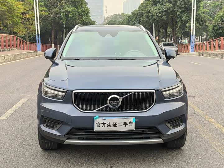 Фото 2 - Volvo XC40