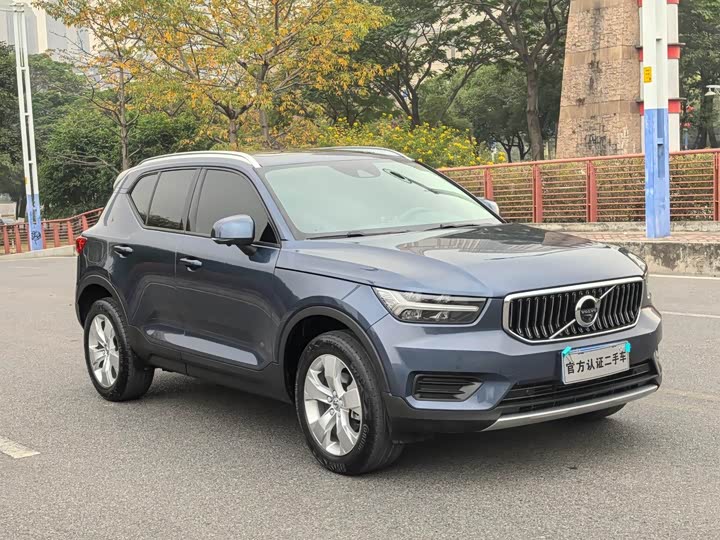 Фото 3 - Volvo XC40