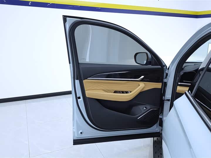 Фото 7 - Geely Monjaro L Hybrid