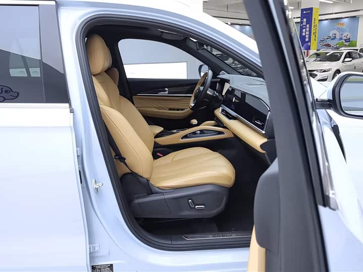 Фото 8 - Geely Monjaro L Hybrid