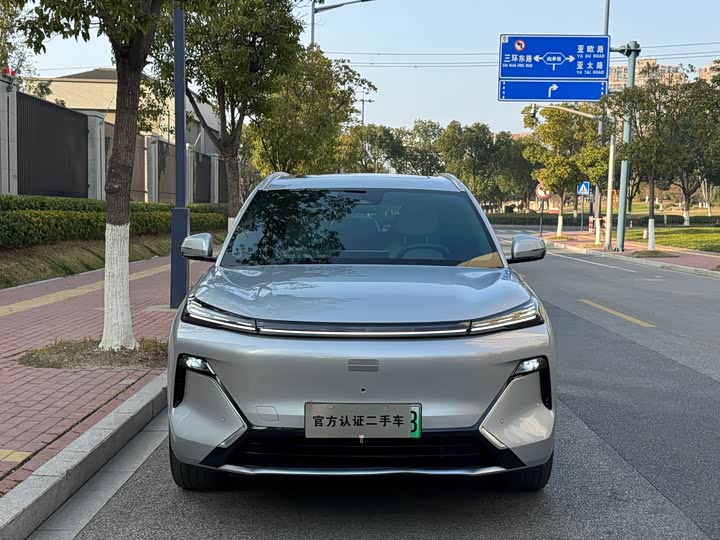 Фото 2 - Geely Galaxy Starship 7