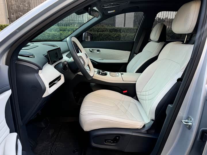 Фото 4 - Geely Galaxy Starship 7