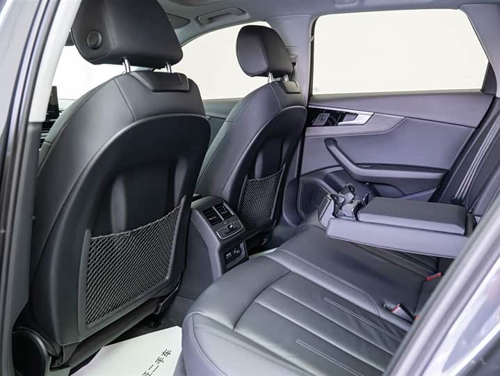 Фото 8 - Audi A4