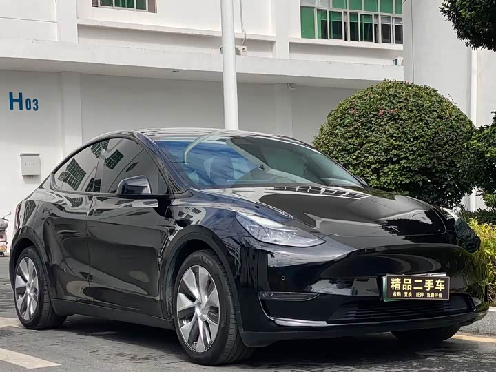 Фото 3 - Tesla Model Y