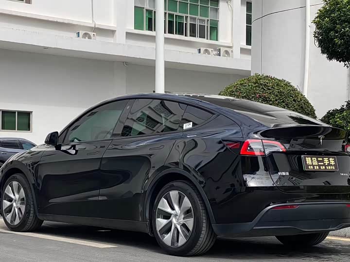 Фото 4 - Tesla Model Y
