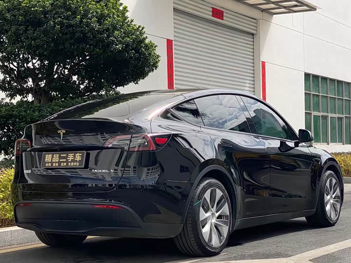 Фото 6 - Tesla Model Y