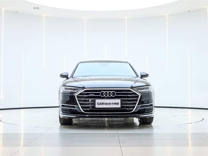 Фото 2 - Audi A8