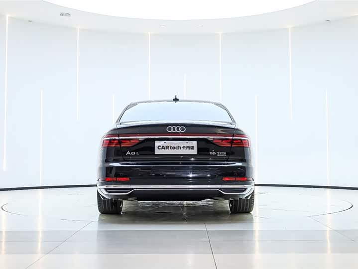 Фото 3 - Audi A8