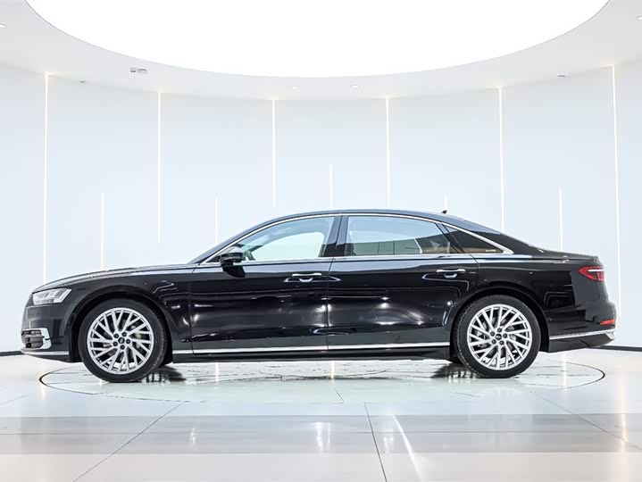 Фото 5 - Audi A8