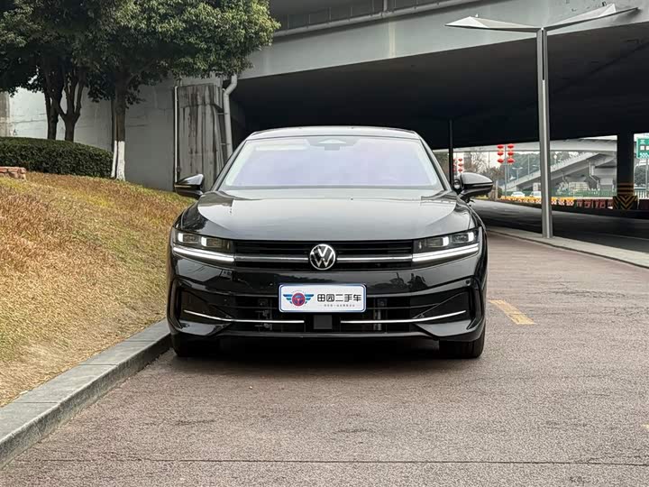 Фото 2 - Volkswagen Magotan