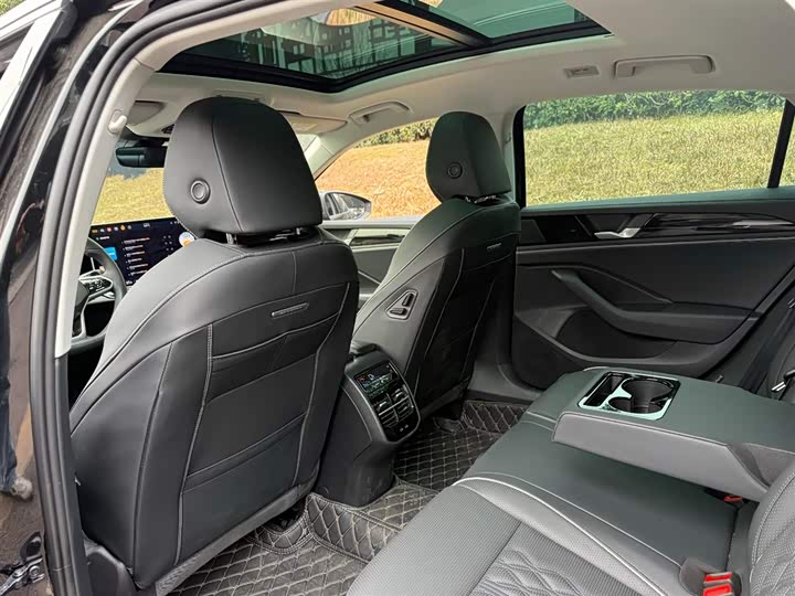 Фото 9 - Volkswagen Magotan