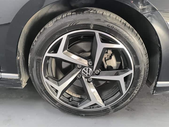 Фото 6 - Volkswagen Magotan