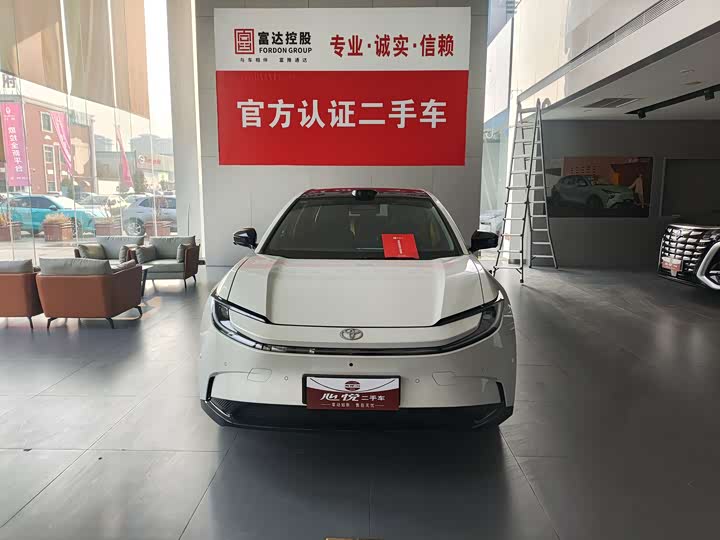 Фото 2 - Toyota bZ5