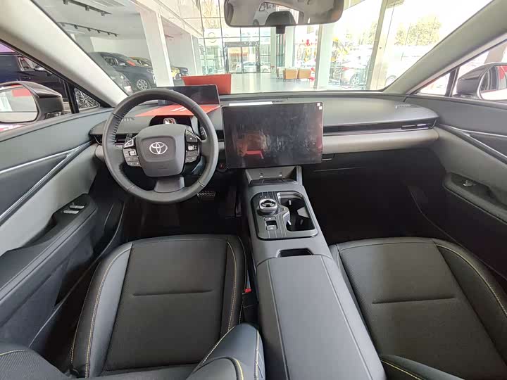 Фото 6 - Toyota bZ5