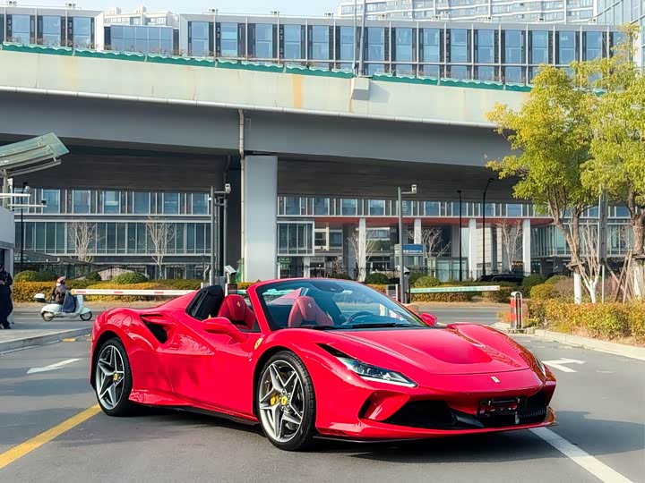Фото 3 - Ferrari F8