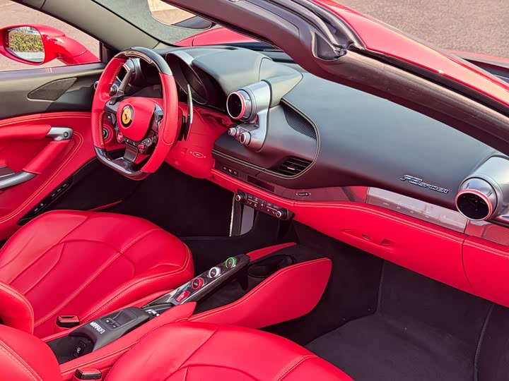 Фото 6 - Ferrari F8