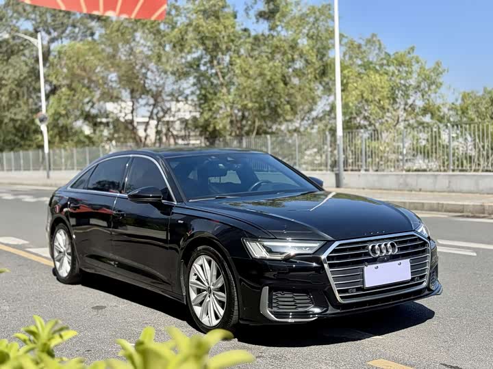 Фото 4 - Audi A6L