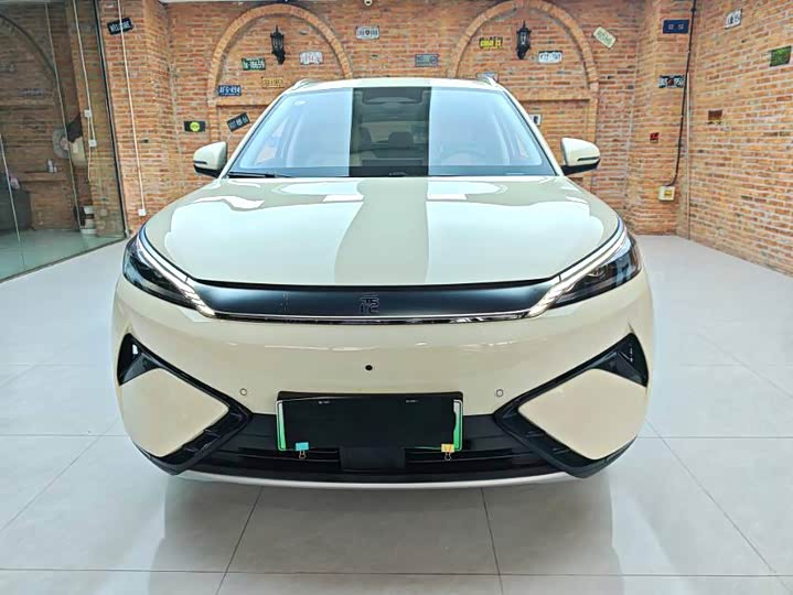 Фото 2 - BYD Yuan Plus