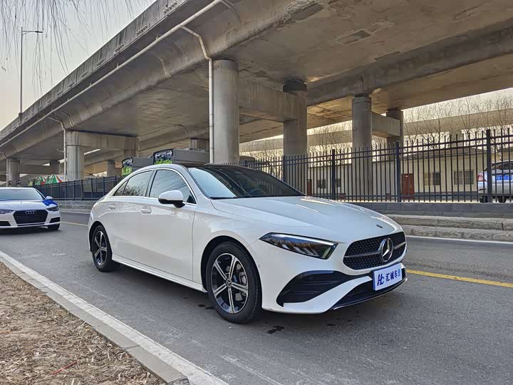 Фото 8 - Mercedes-Benz A-Class