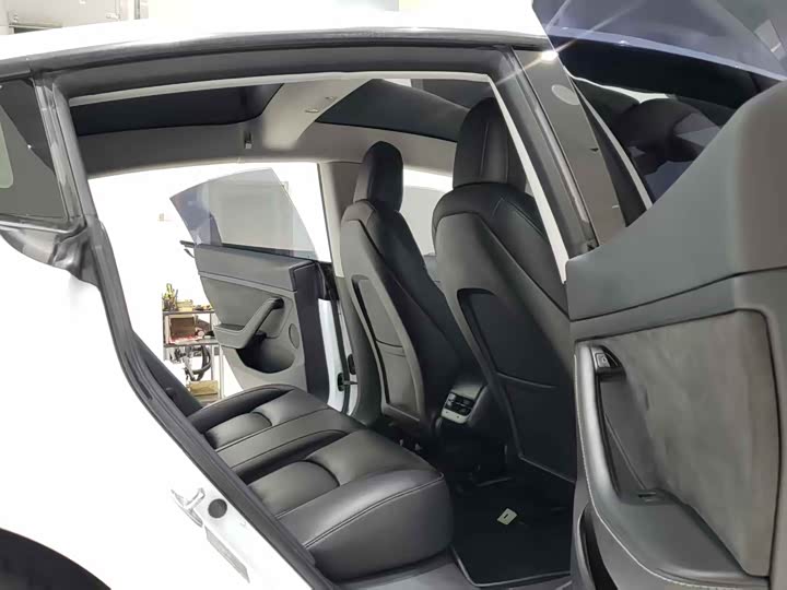 Фото 7 - Tesla Model 3