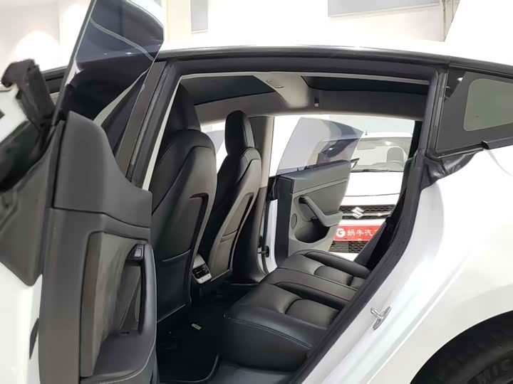 Фото 8 - Tesla Model 3