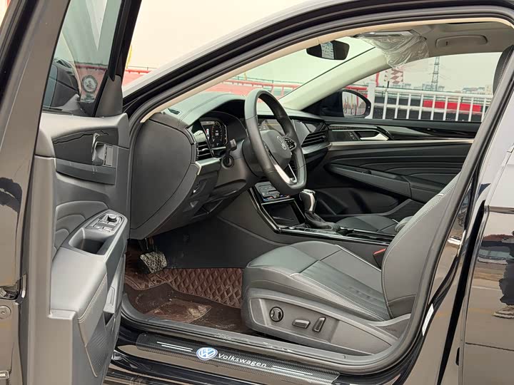 Фото 7 - Volkswagen Passat