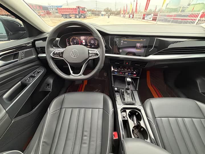 Фото 9 - Volkswagen Passat