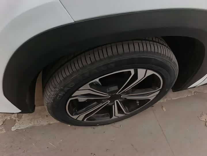 Фото 5 - Geely Galaxy L7