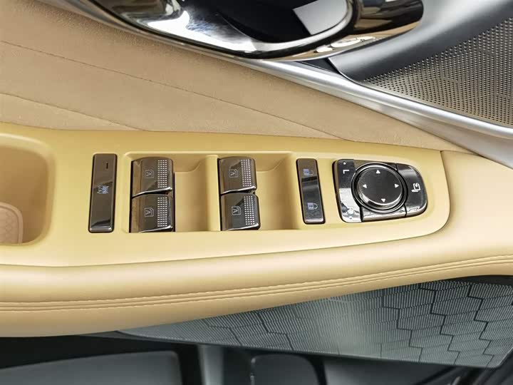 Фото 9 - GAC Trumpchi ES9