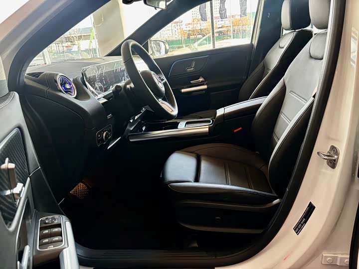 Фото 3 - Mercedes-Benz GLA-Class