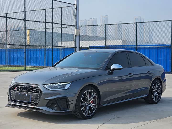 Фото 1 - Audi S4