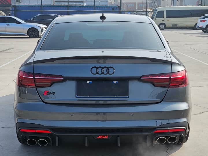 Фото 5 - Audi S4
