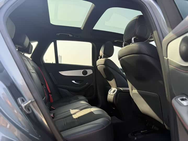 Photo 7 - Mercedes-Benz GLC-Class AMG