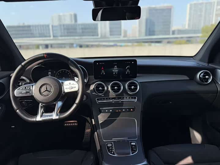 Photo 9 - Mercedes-Benz GLC-Class AMG