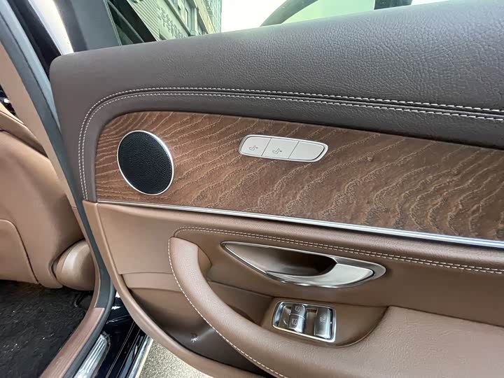 Фото 7 - Mercedes-Benz E-Class Hybrid