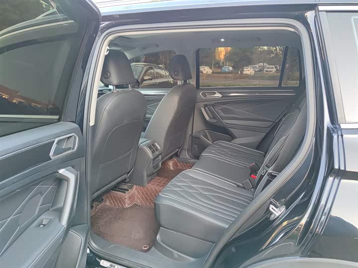 Фото 5 - Volkswagen Tiguan L Pro