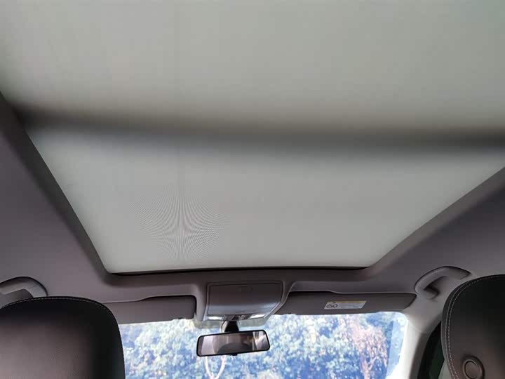 Фото 9 - Volkswagen Tiguan L Pro