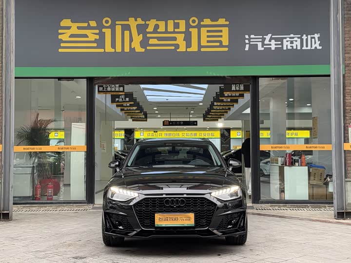 Фото 2 - Audi A4