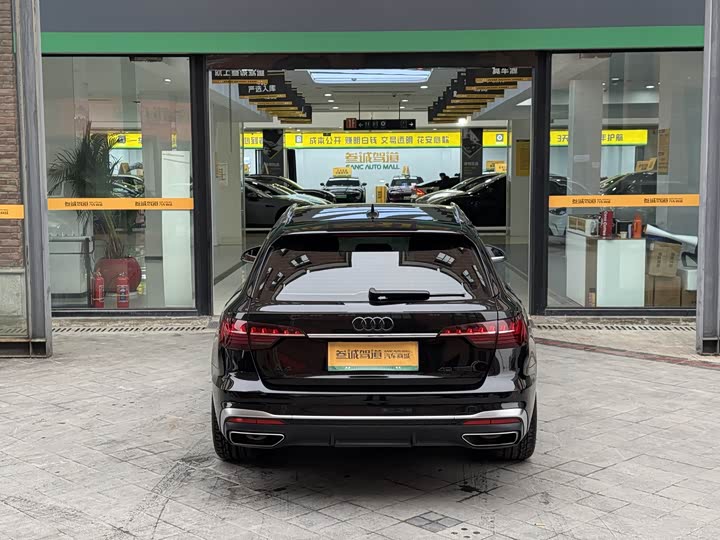 Фото 5 - Audi A4