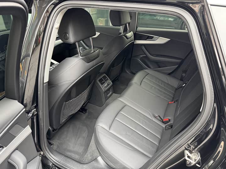 Фото 9 - Audi A4