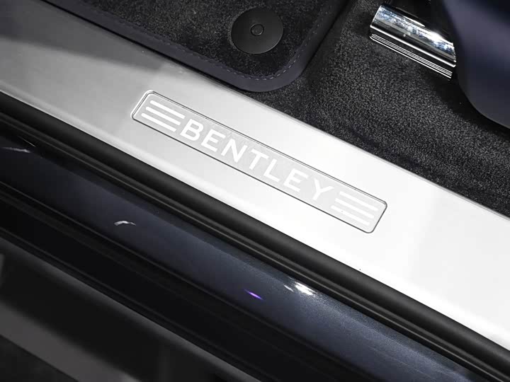 Фото 8 - Bentley Bentayga