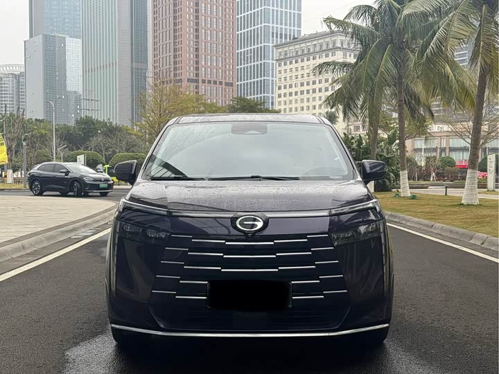 Фото 2 - GAC Trumpchi E8