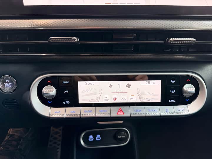 Фото 9 - Genesis GV60