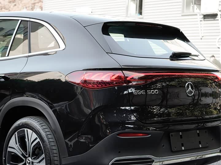 Фото 6 - Mercedes-Benz EQE SUV